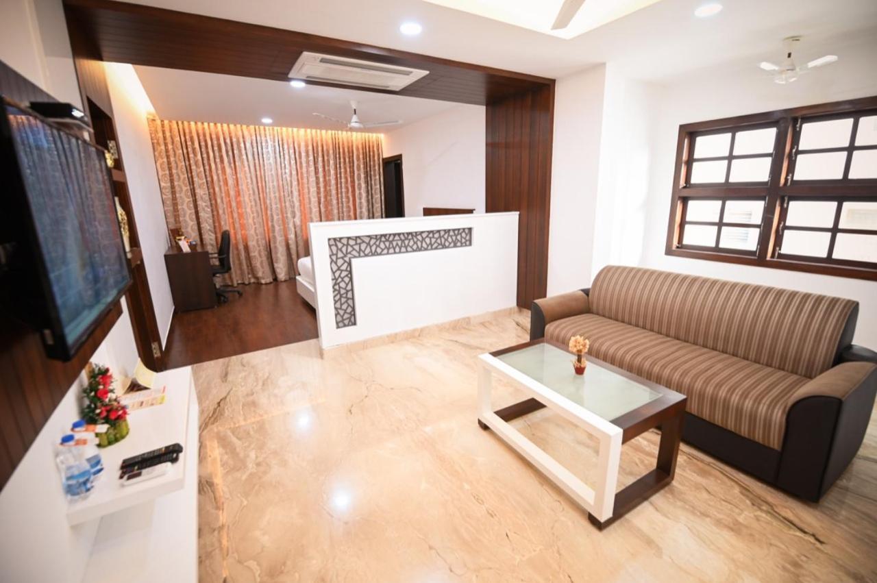 Chola Serviced Apartment Tiruchirappalli Dış mekan fotoğraf